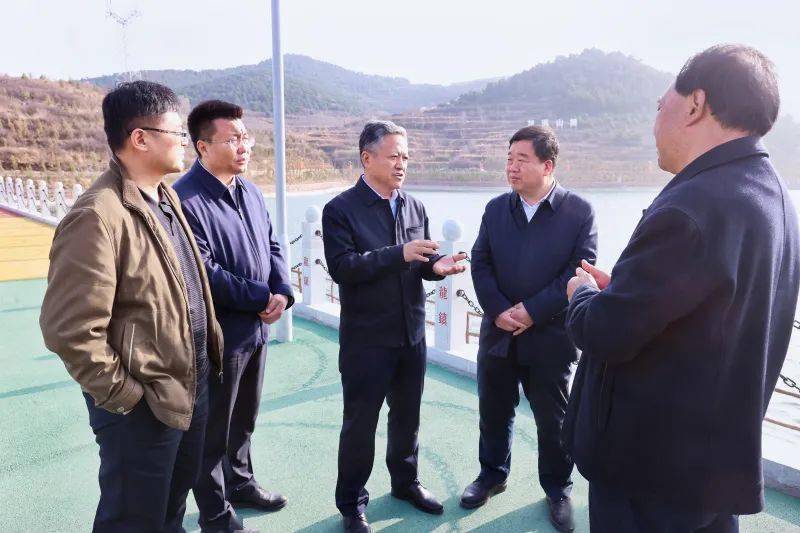 县委书记连树斌,市委宣传部副部长霍冰,县委常委,龙溪镇党委书记牛佳