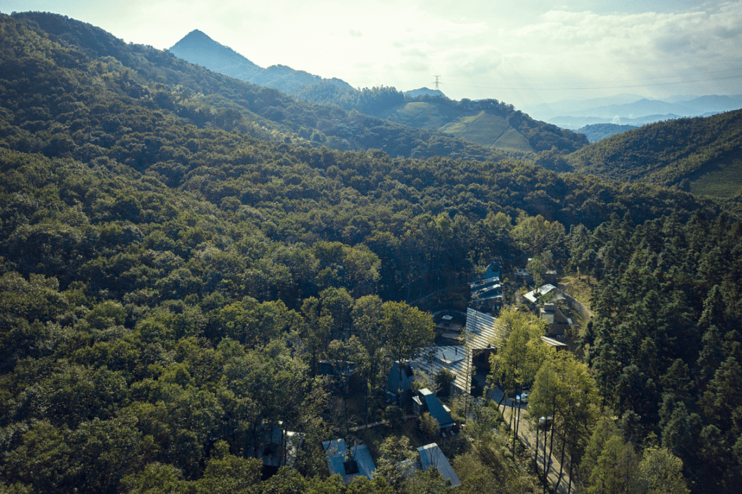 藏不住了!杭城爆火野奢疗愈酒店,私享避世山野丛林,全villa独栋别墅,自驾1h中转~ 藏不住了!杭城爆火野奢疗愈酒店,私享避世山野丛林,全villa独栋别墅,自驾1h中转~