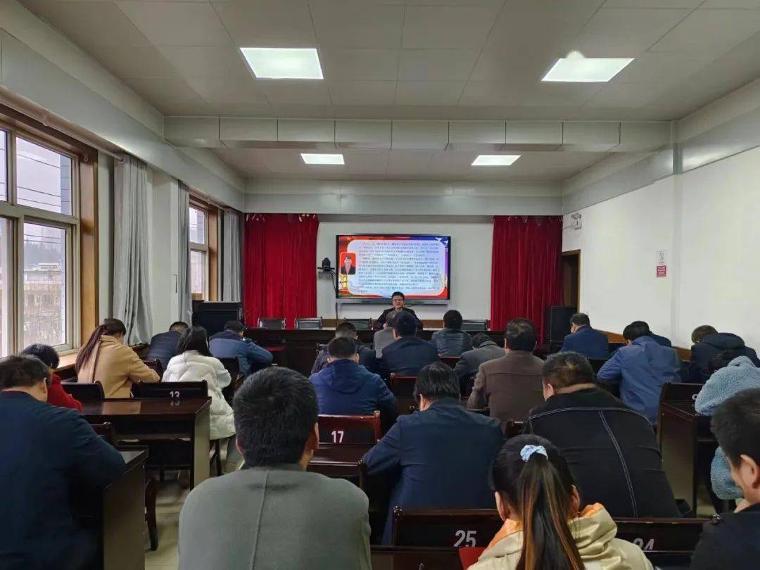 弘扬时代新风"为主题,共分为唱一首爱国歌曲,朗诵一段中华经典,讲一个