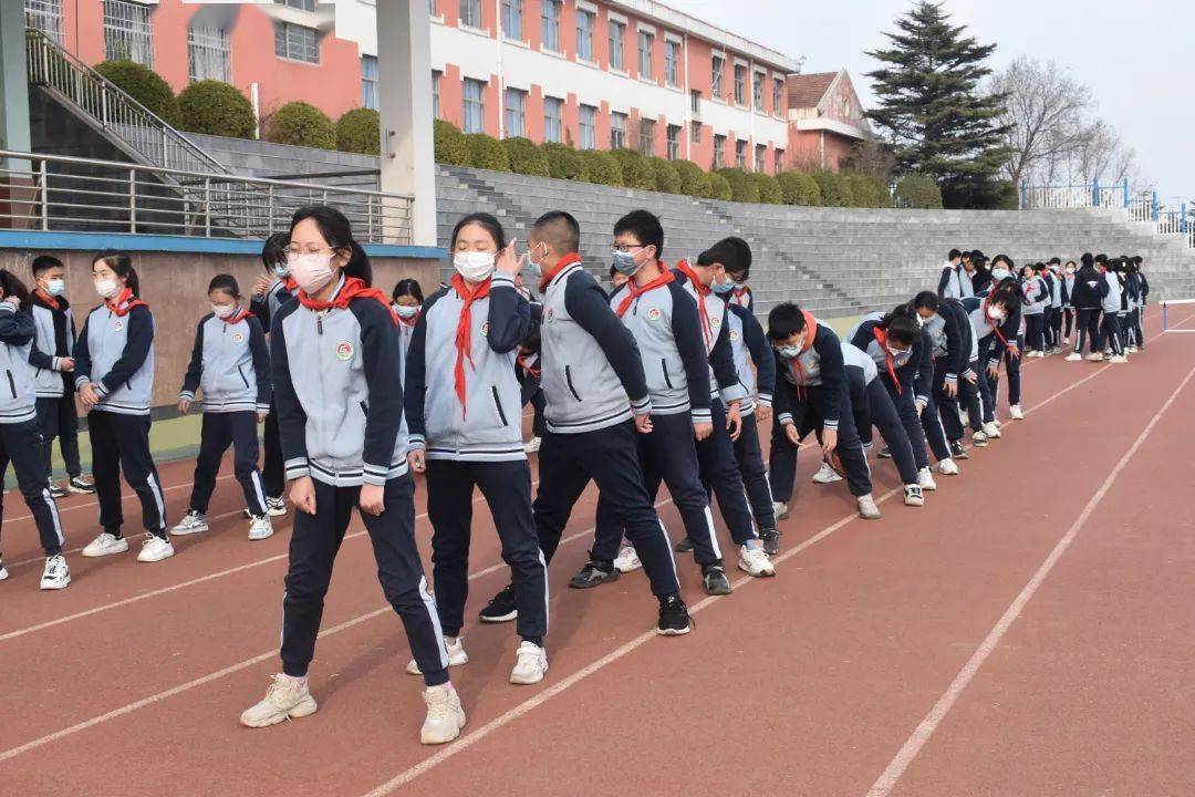 【提升群众满意度】携手共进,心灵相约--崮山中学礼和班级团辅活动