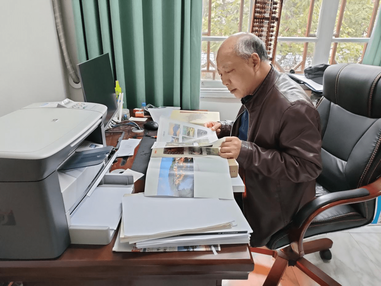 绥宁史志工作者杨长余获评全县道德模范_地方志_党史_中国