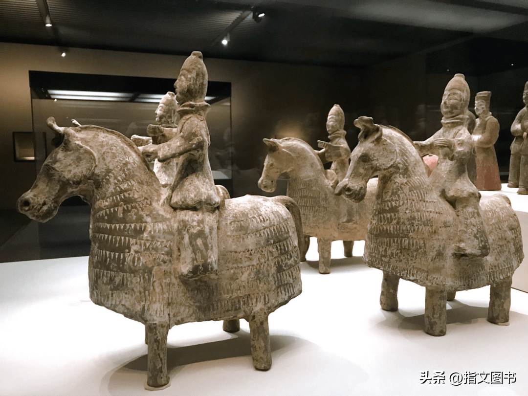 魏晋南北朝甲胄: 裲裆铠与甲骑具装_时期_重骑兵_马铠