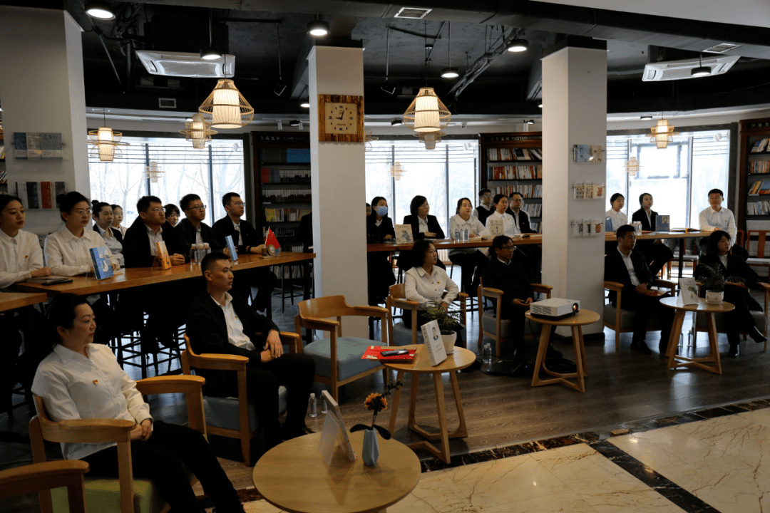 【滚烫阅读进行时】(一)市委组织部举办“书香组工 悦读相伴”读书分享会_工作_活动_力量
