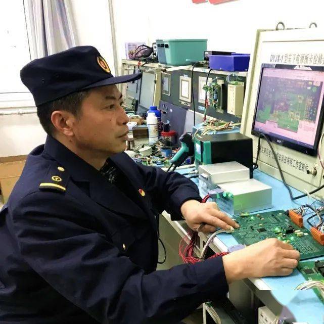 新时代·铁路榜样丨田伟明:一线走出的"电气专家"_检修_故障_工作