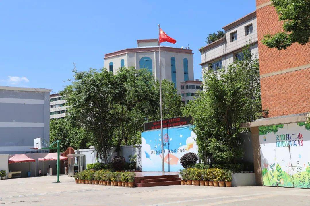 漫长旅程,乘着昆明市心理健康示范校创建的东风,拓东二小将以此为契机