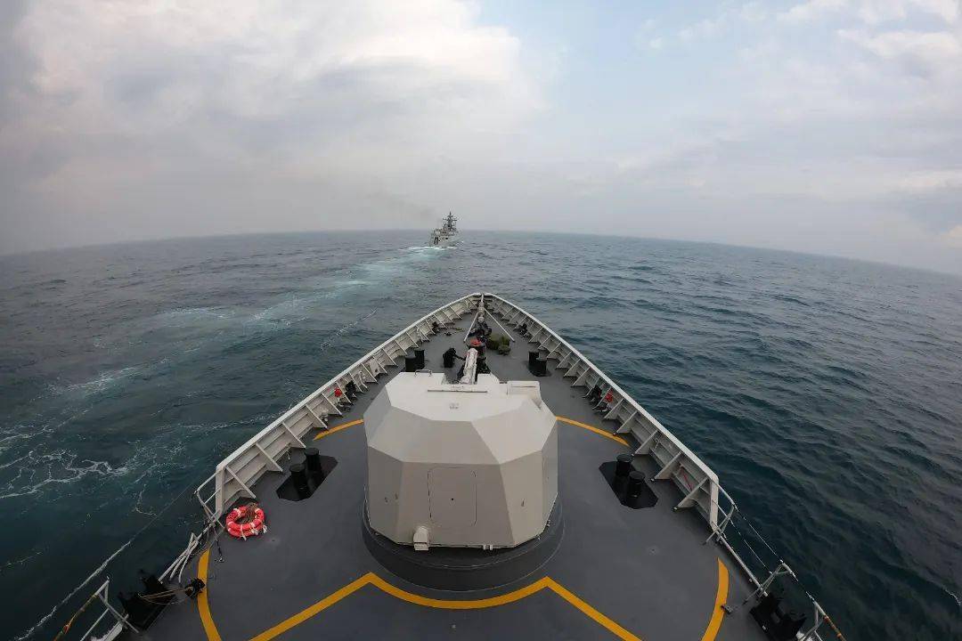 汉中舰,向战行!_舰艇_演练_编队