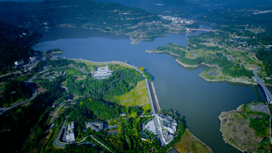 关注| 提升饮用水库水质Ⅲ类至Ⅱ类 巴中20万群众喝上安全水_饮水