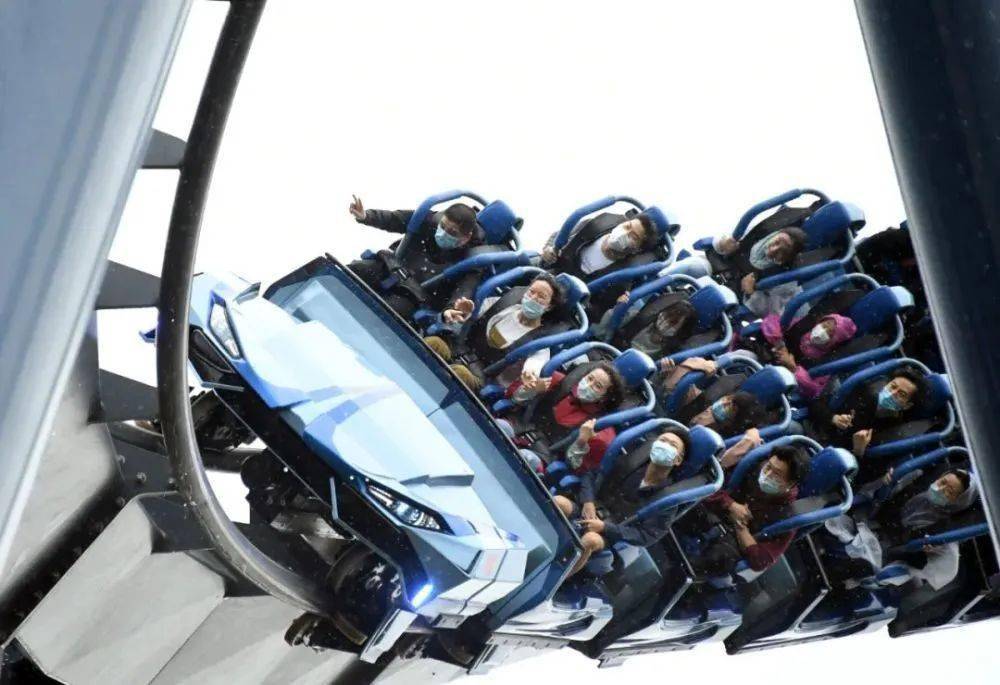 乘坐过山车时,如何保证人不会飞出去?_乘客_列车_结构