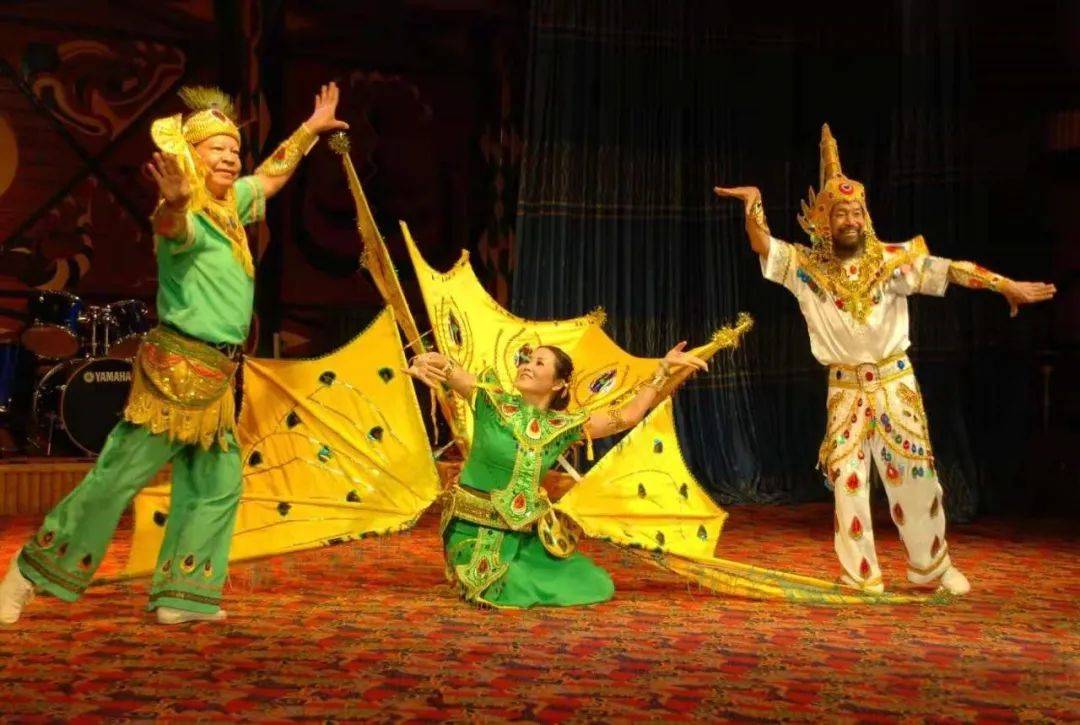火爆全网的德宏傣族架子孔雀舞来啦~_芒市_文化_公众