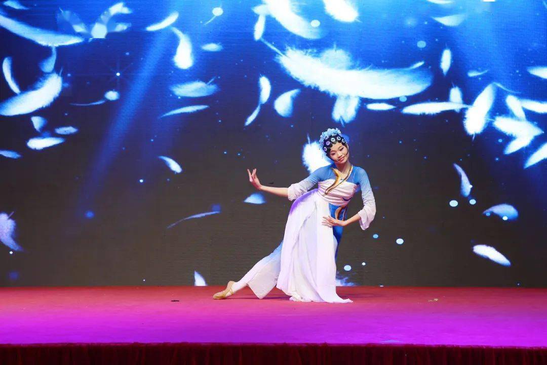 这群孩子托起园洲艺术的希望～_表演_指导老师_舞蹈