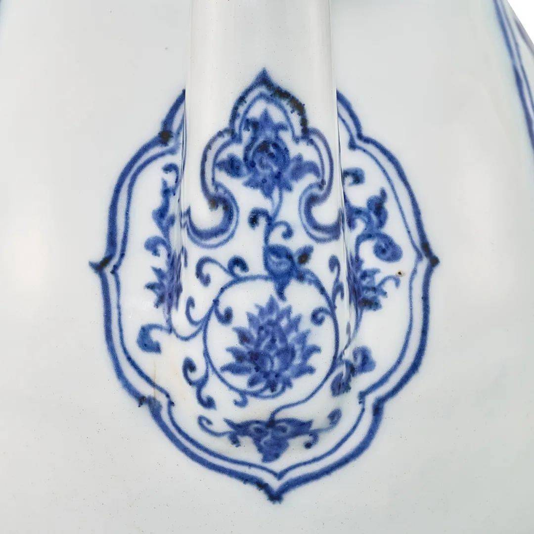 清乾隆 御制珐琅彩杏林春燕图碗