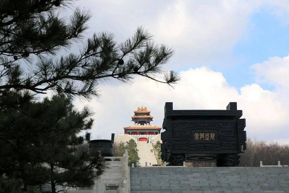 35 元(午餐自带)活动: 龙鼎山 石洞沟 春游·穿越地点: 辽阳龙石风景