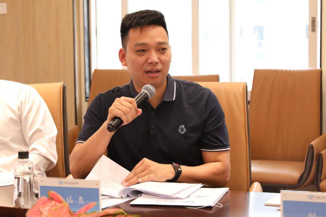 顺德区特级教师刘磊老师本次课题论证会涉及到学校的三个学科课题