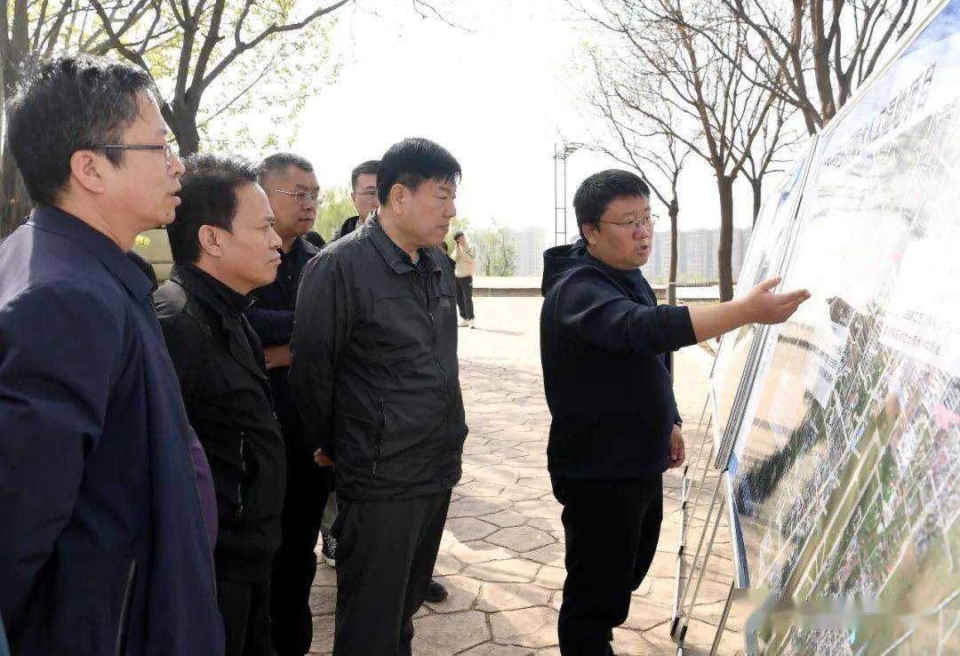 4月9日上午,区委副书记,区长任俊杰深入吴村镇,尧庙镇,尧都高新区调研