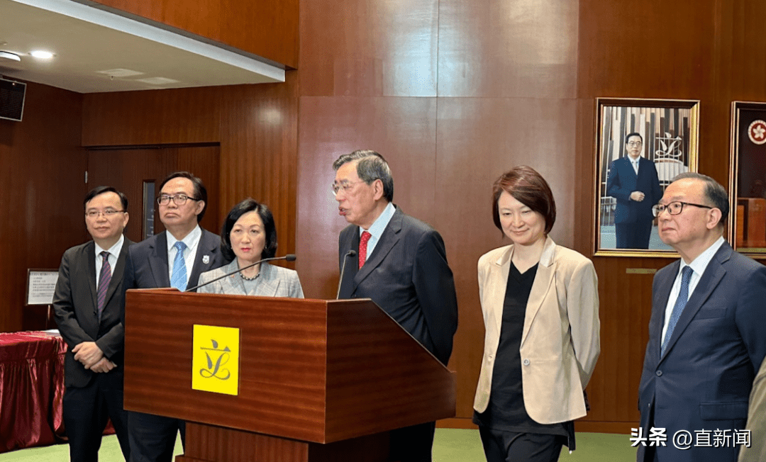 夏寶龍到立法會大樓與議員交流丨香港一日_國家_發展_陳茂