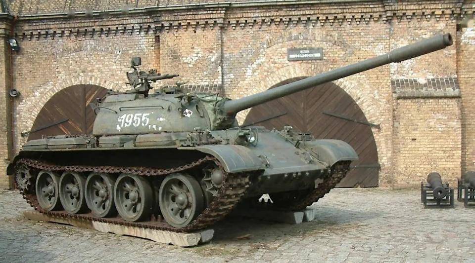扎波罗热前线,俄军竟使用古董t54坦克,五对轮鼻祖