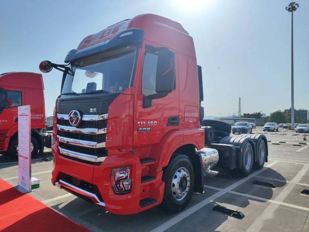 红岩杰狮c6 m-plus 6×4半挂牵引车(科索发动机)红岩杰虎 6×4 牵引车