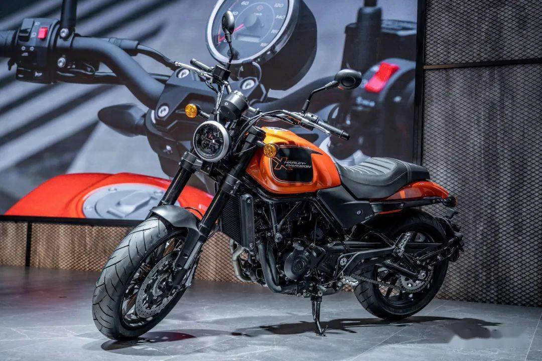 哈雷戴维森发布 x 500,售价0644388元,120周年大道滑翔定制版同场