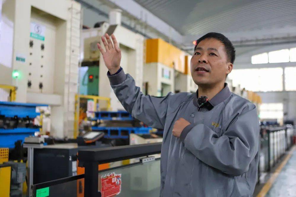 走近"最美建设者" 汲取榜样力量_小榄_改造_李嘉淇