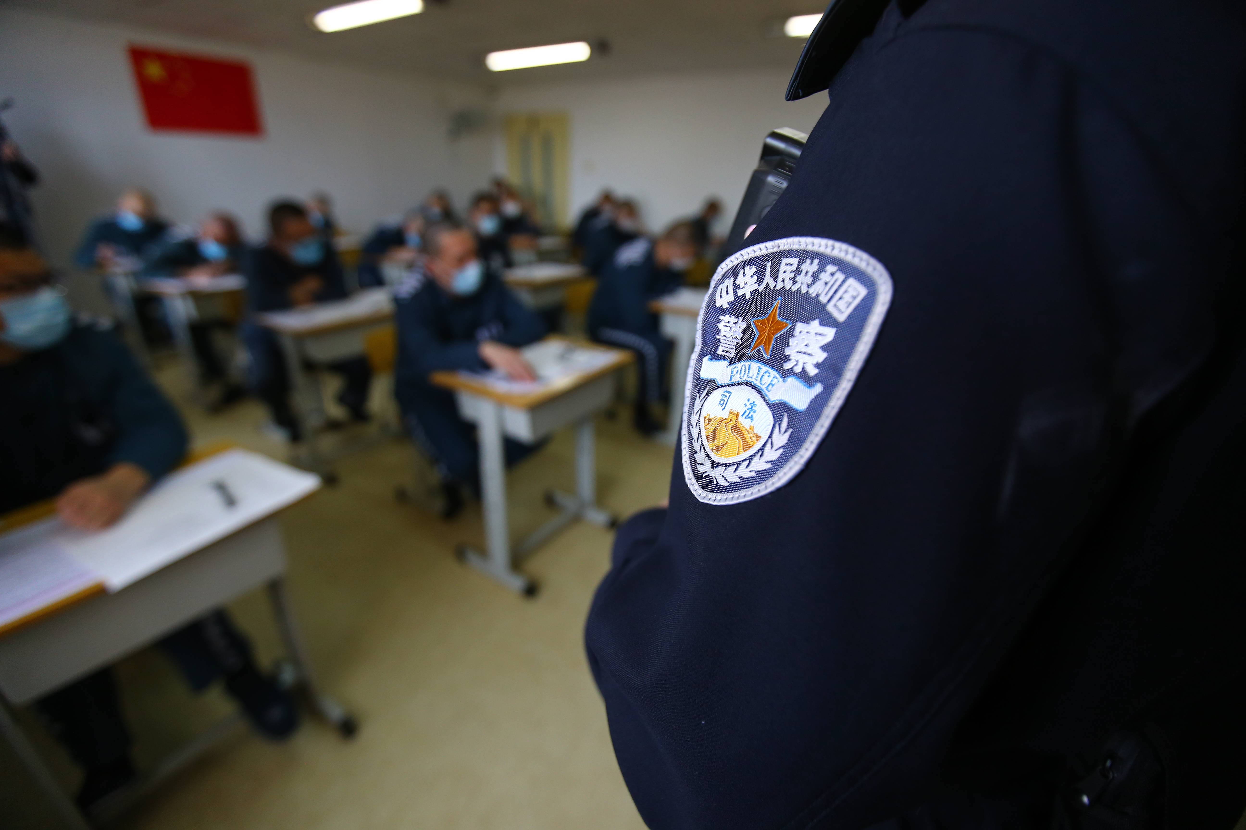 高墙内的考试:北京70名服刑人员参加狱内高自考