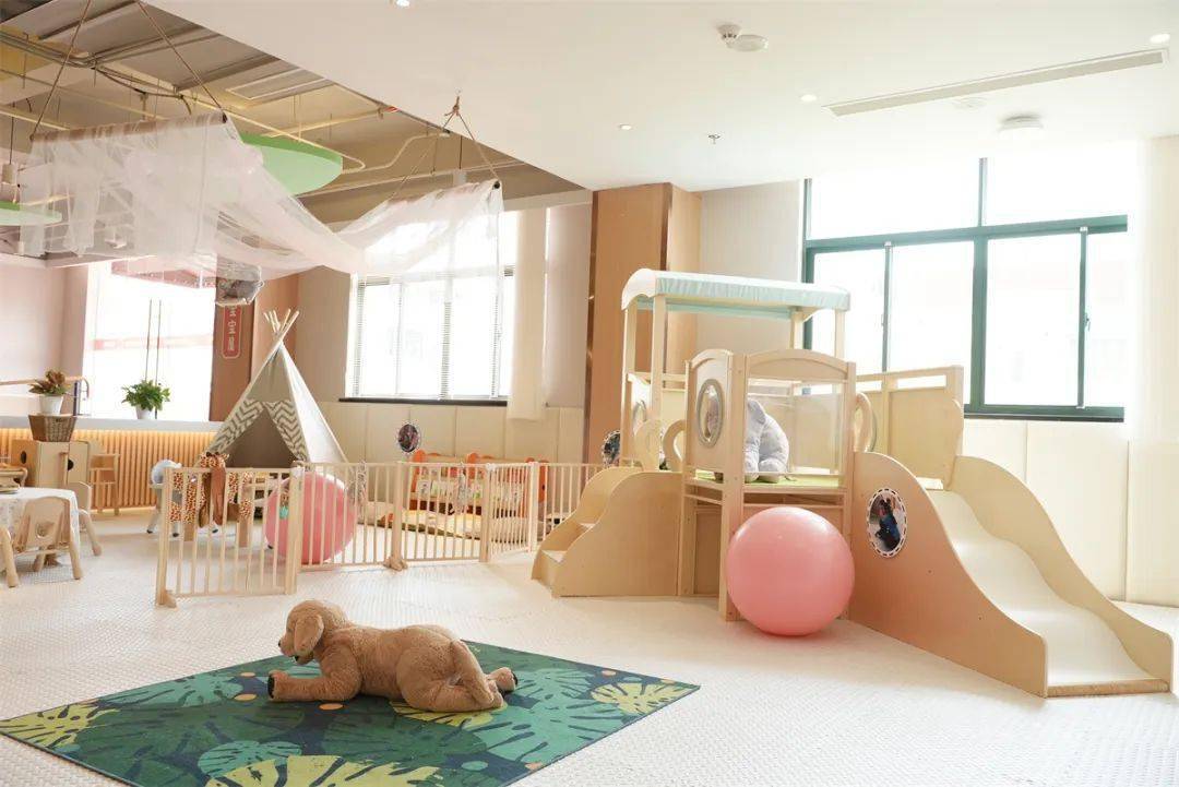 等形式多样的托育服务模式,逐步满足人民群众对婴幼儿照护服务的需求