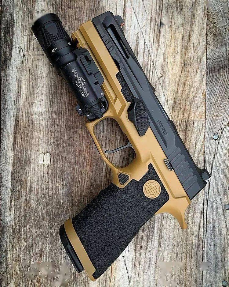 【枪械靓图】喜欢未见得必须拥有 默默的欣赏享受时光流淌的感觉吧