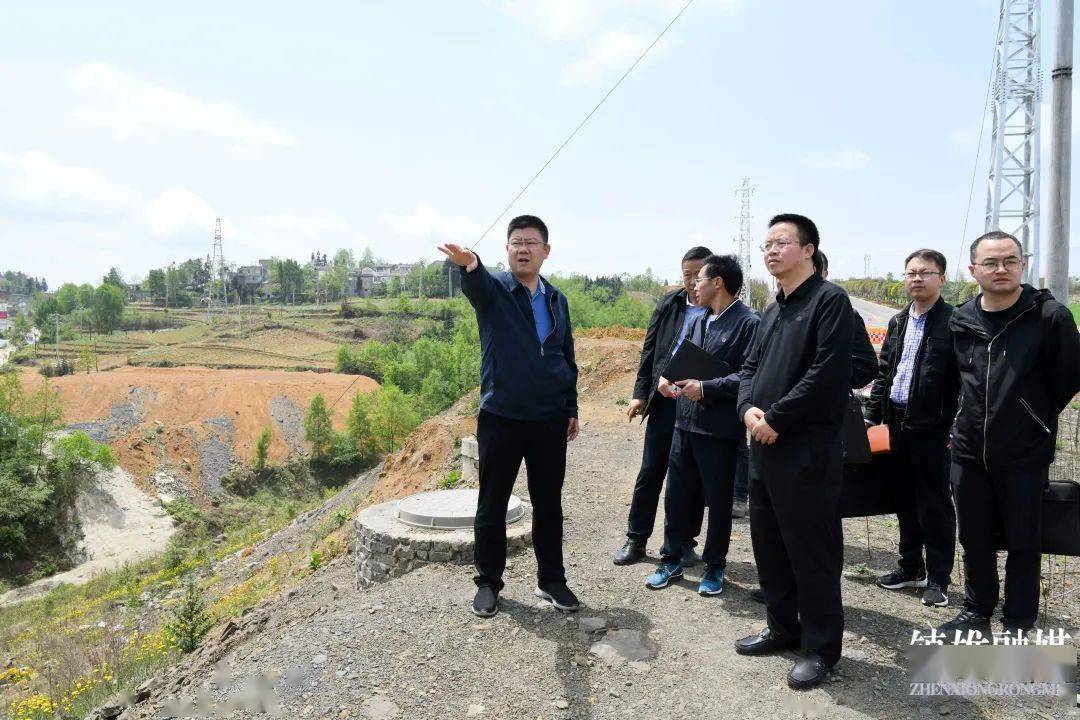 镇雄教育发展取得的成绩,是历届县委,县政府持续努力的结果.