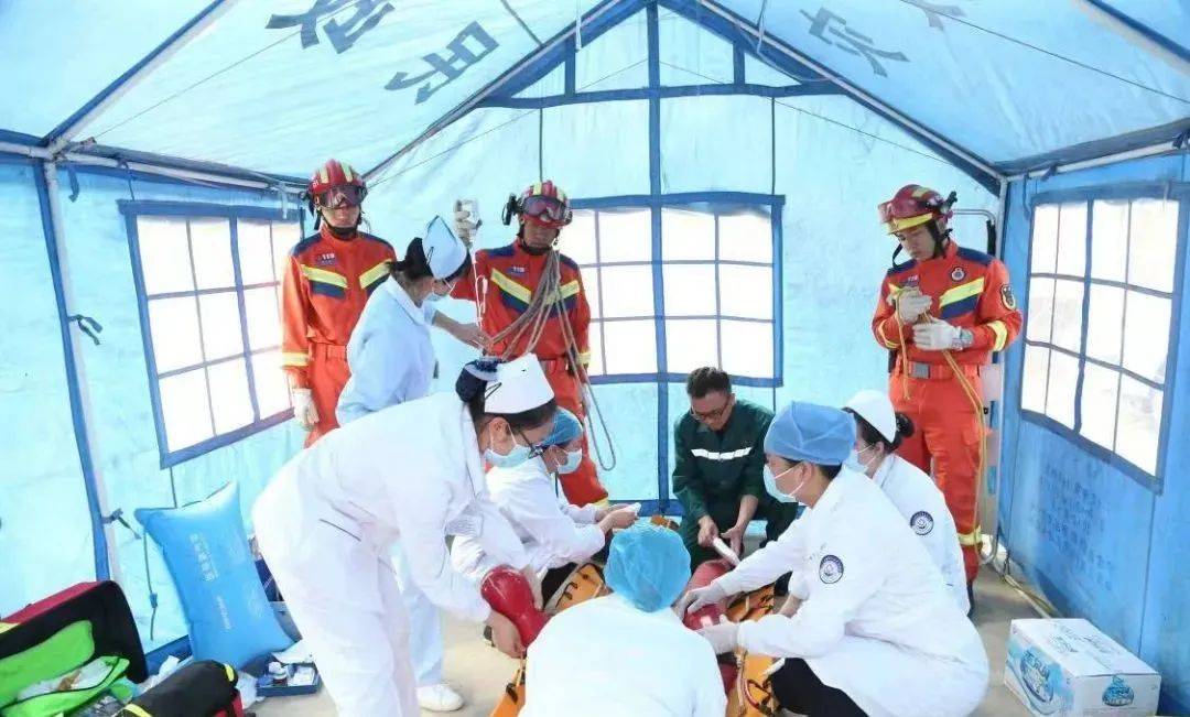 砚山县举行地质灾害和水库漫坝应急抢险救灾综合演练