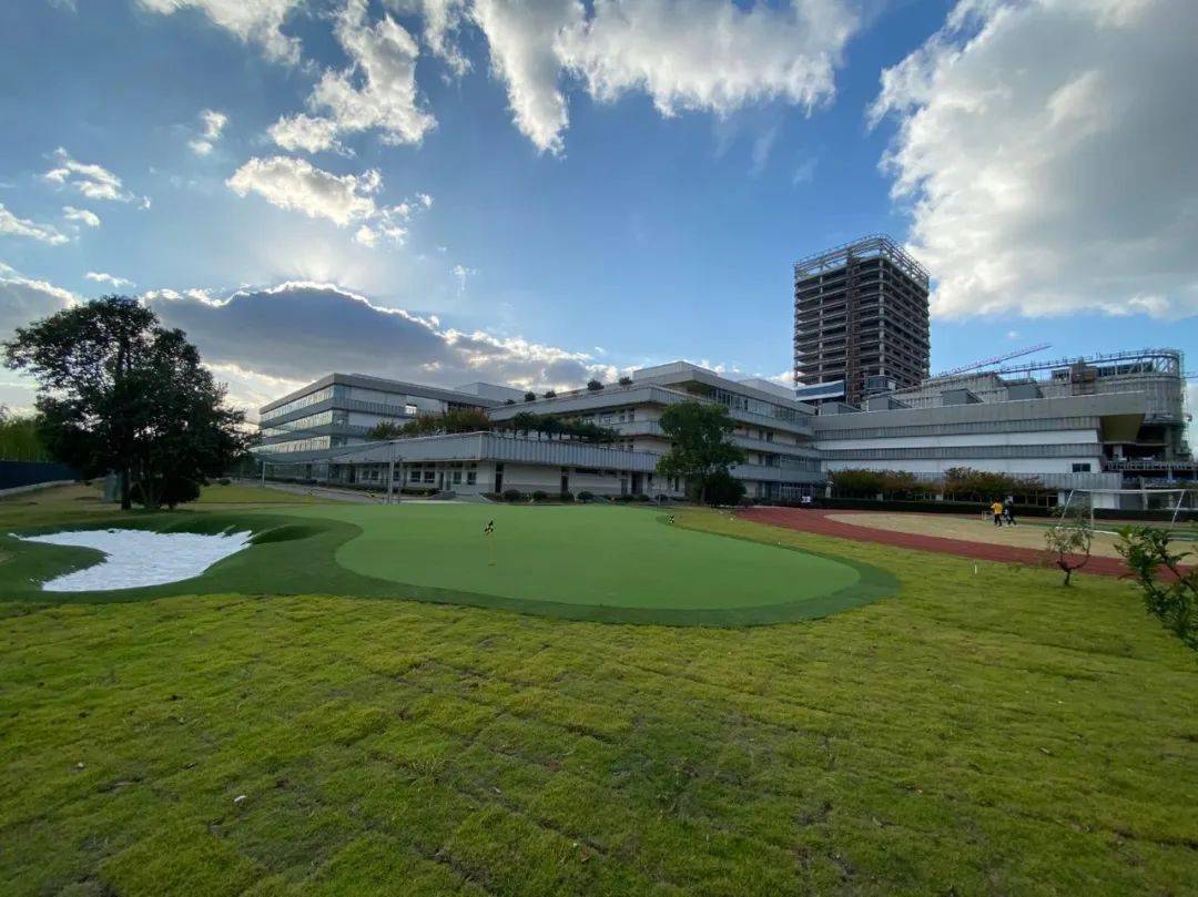 张江科学城教育资源简介(上海市建平实验张江中学)_课程_对话_发展