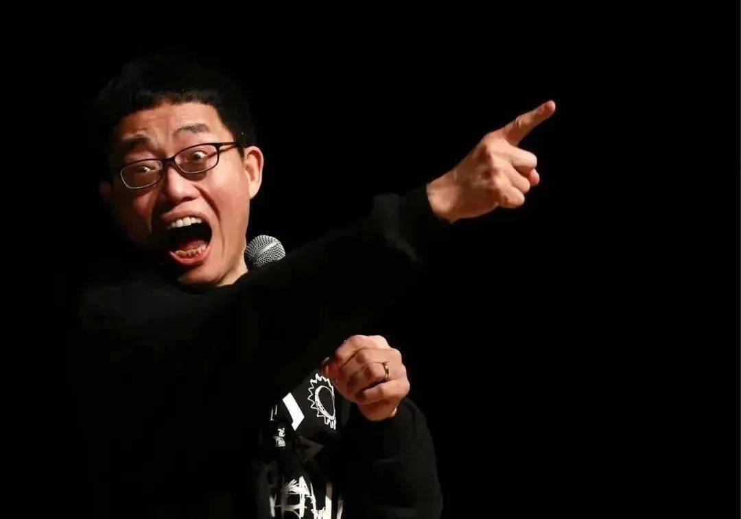 04/22 [黄西脱口秀-英文专场] joe wong takes mic at mixc theater