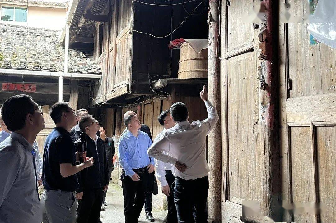 县委常委,副县长曹斌对"表下线"改造工作进行解读并开展动员工作,明确