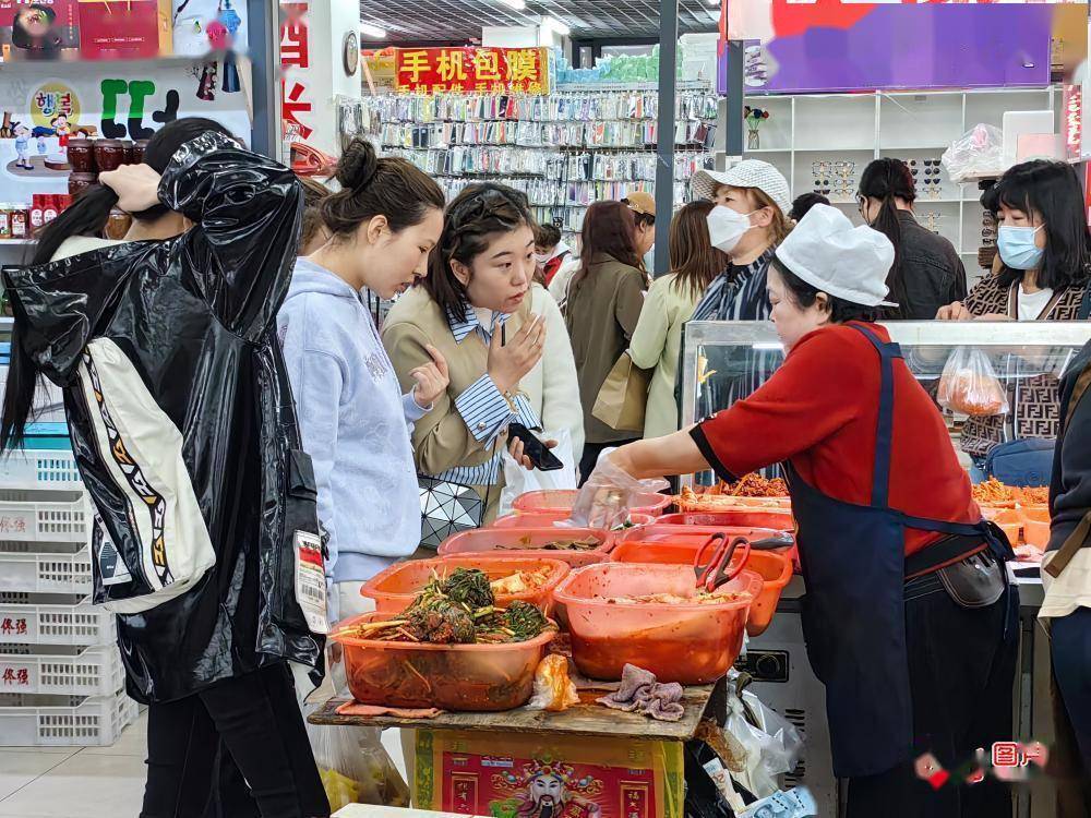 光明图片:民俗特色美食激发城市活力_西市场_延吉_游客