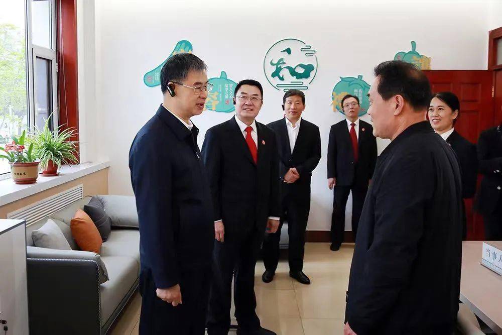 市委常委,政法委书记孙刚,潍坊中院党组书记,院长孟祥刚等陪同调研