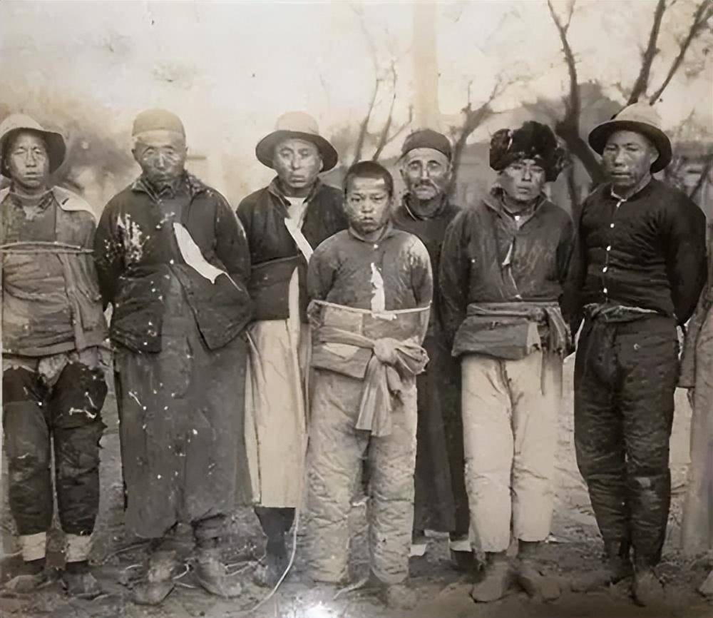 女匪首16岁入妓院,19岁当压寨夫人,张学良都想救她一命看看芳容_驼龙