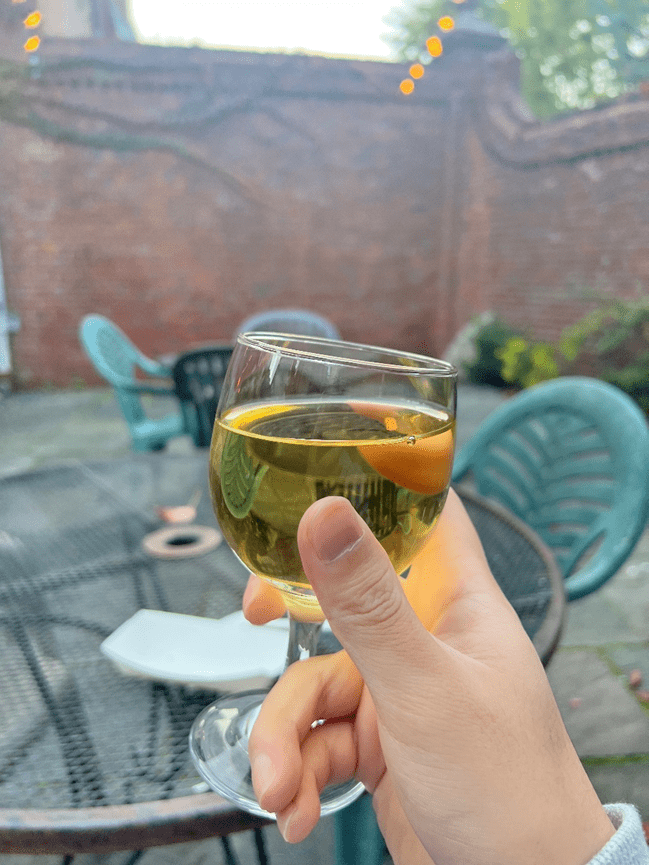 各位同学大家好,今天我们邀请到目前就读于耶鲁大学生