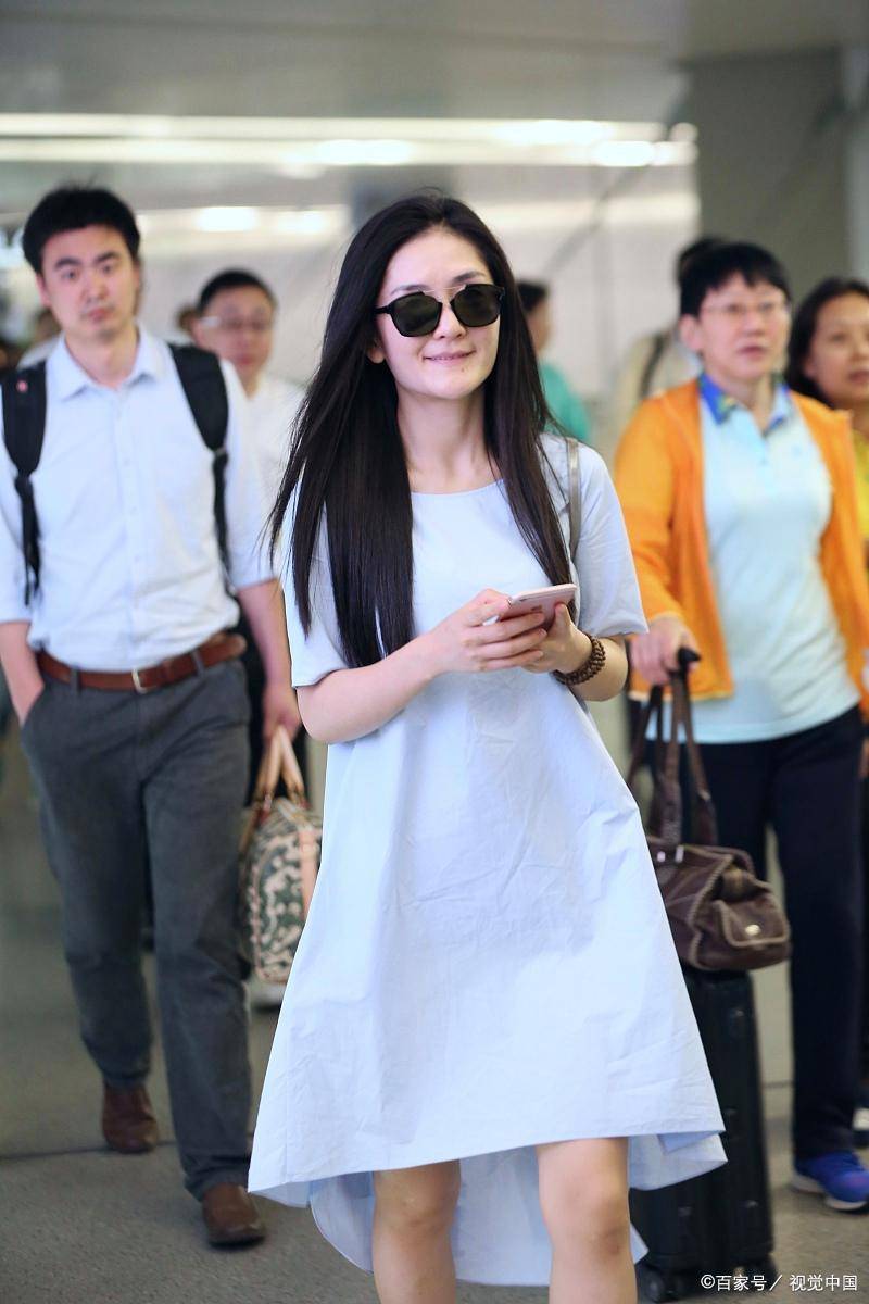 谢娜助理惹众怒!曝光打人,炒票,欺骗粉丝等黑幕_明星_女子_网友