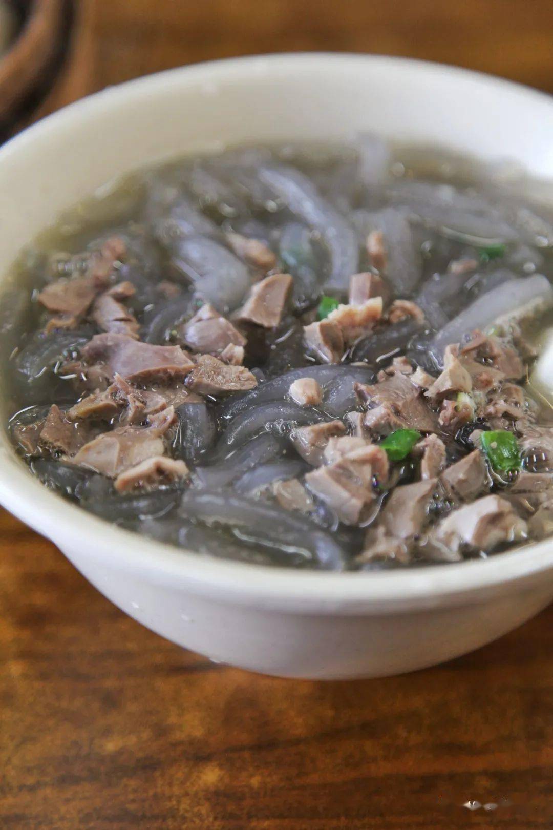 不少,傻傻分不清楚类似湖州千张粉丝的粗粉,但没那么易断京粉用的骨汤