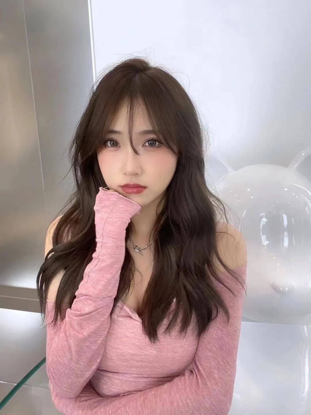 揭秘头包脸的玄学逆袭氛围感美人