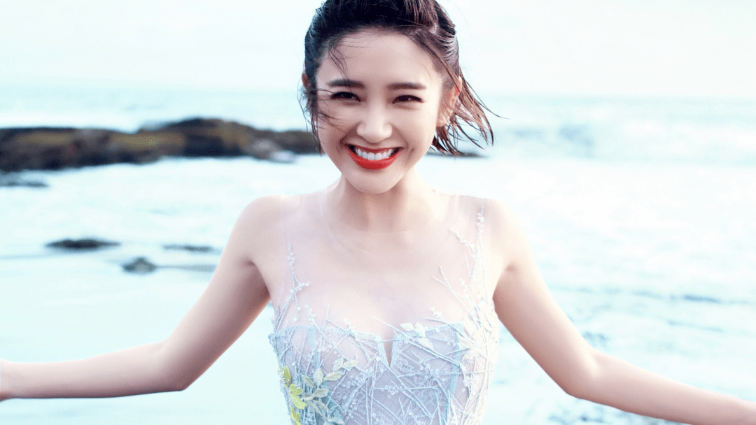 巴掌腰,蜜桃臀,大长腿,165cm的唐艺昕 "杀伤力"真真太强了!