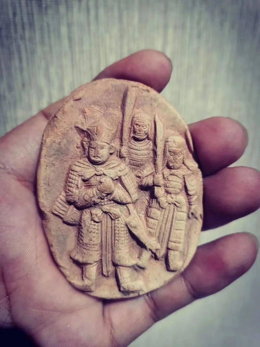 垂首帖耳「垂首帖耳的样子」