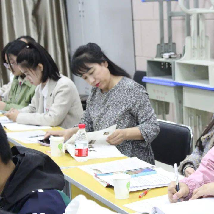 匠心引领促成长,精准指导提质量——阿荣旗初中历史教研员助力青年