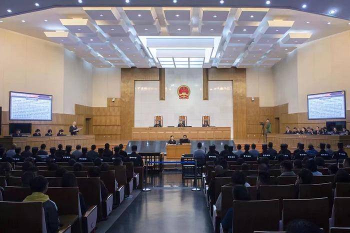 期间历经2018年一审判处周权死刑立即执行,至2020年7月二审时,由云南