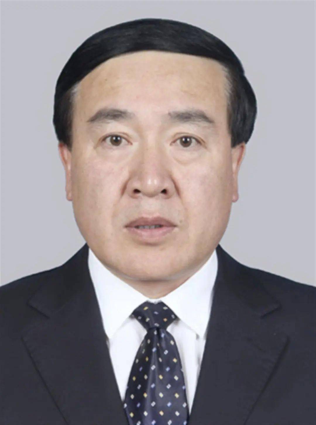 6名厅官喝7瓶白酒,1人死亡!最新通报→_张维平_申军良_周容