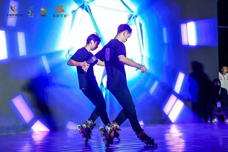 轮舞之夜包含轮舞竞赛,品牌发布,全民狂欢三个主题,通过竞赛,娱乐