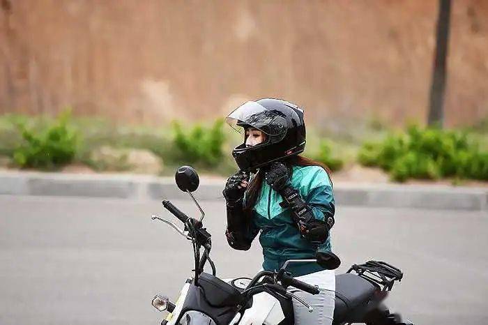 那些骑摩托的年轻人_机车_爱好_李昊煜