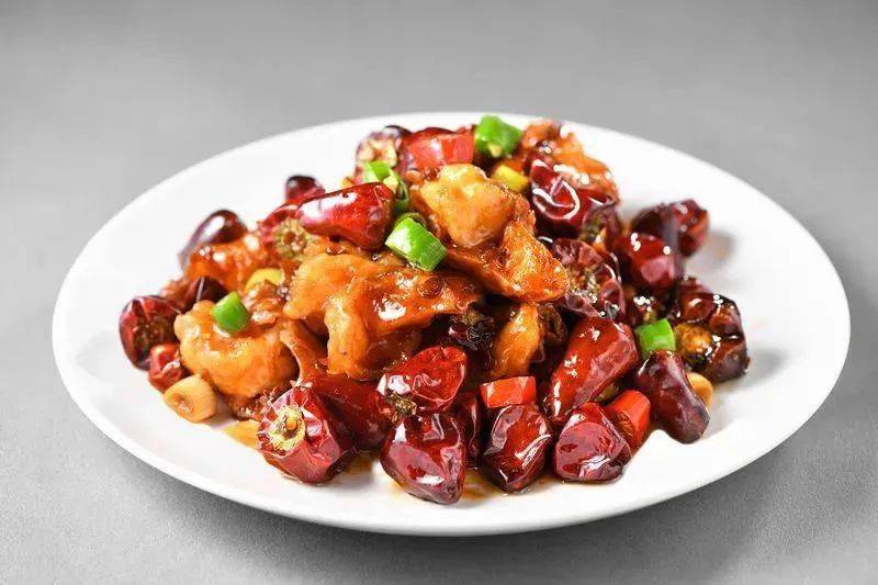 黑松露炖竹丝鸡.红菜头杂粮蛋清鲜虾炒饭.红菇螺头炖家养番鸭.