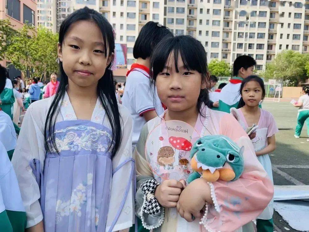 【劳动教育】中北第二小学开展"爱满校园"爱心义卖活动_进行_社团