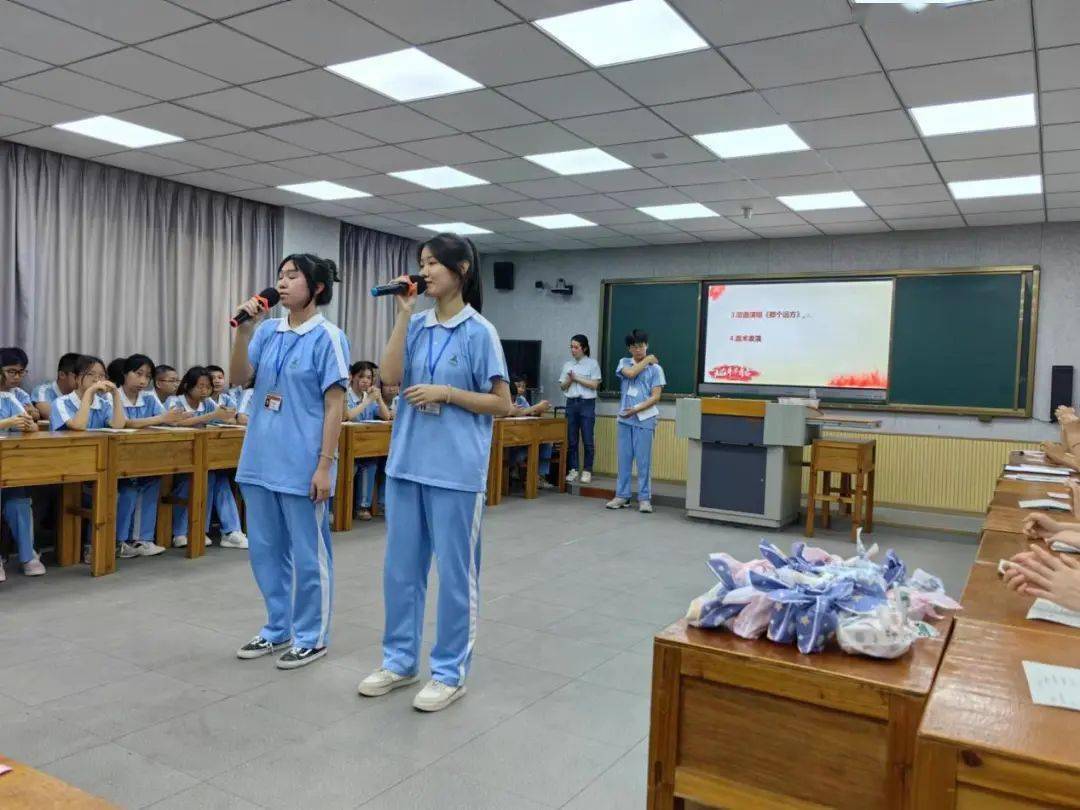 【基层动态】青春礼赞二十大 奋进担当向未来——潮南区东山中学开展