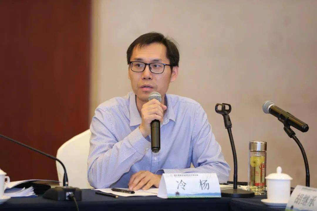 中国工程院院士,中国茶叶学会名誉理事长,中国农业科学