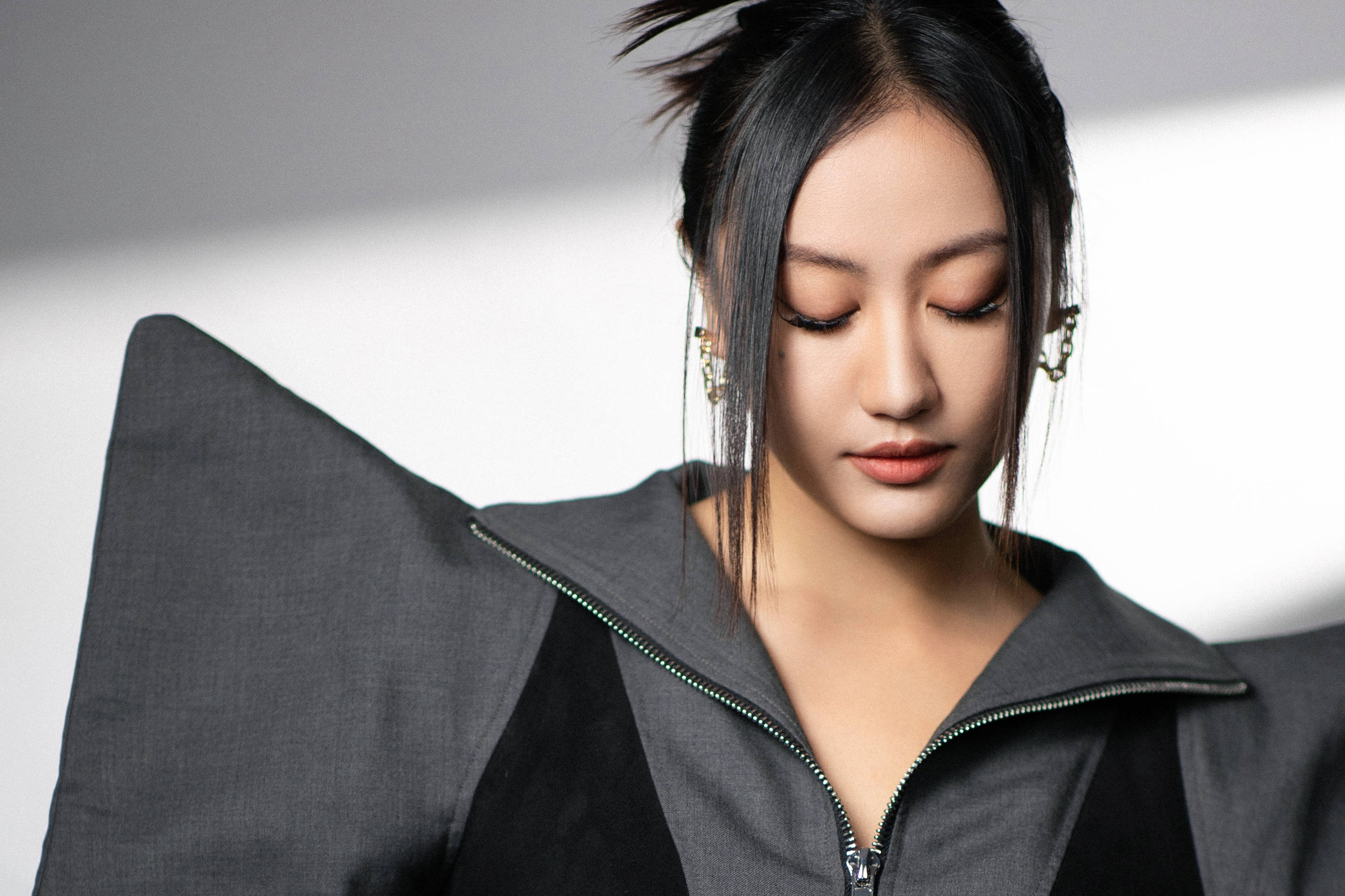 陈粒:我现在蛮平和的,顺着日子过下去|对话_演唱会_状态_因为